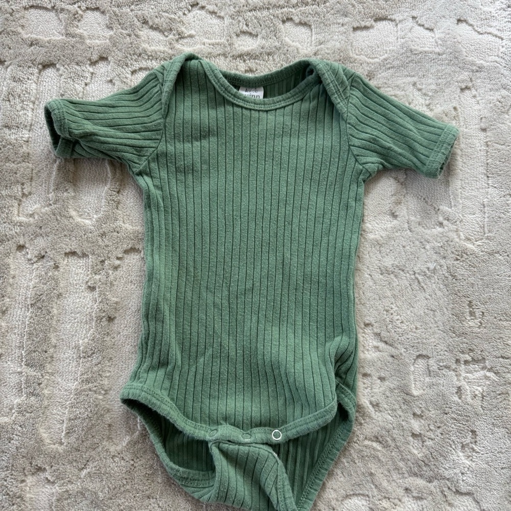 Kate Quinn 3-6 months Green Ribbed Kids One Piece Onesie